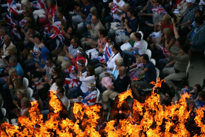 Ngọn đuốc Olympic London 2012.